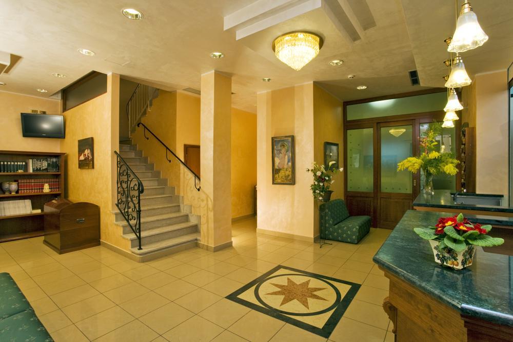 Hotel Andrea'S Rimini Esterno foto