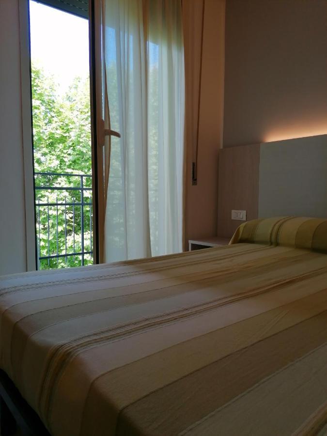 Hotel Andrea'S Rimini Esterno foto